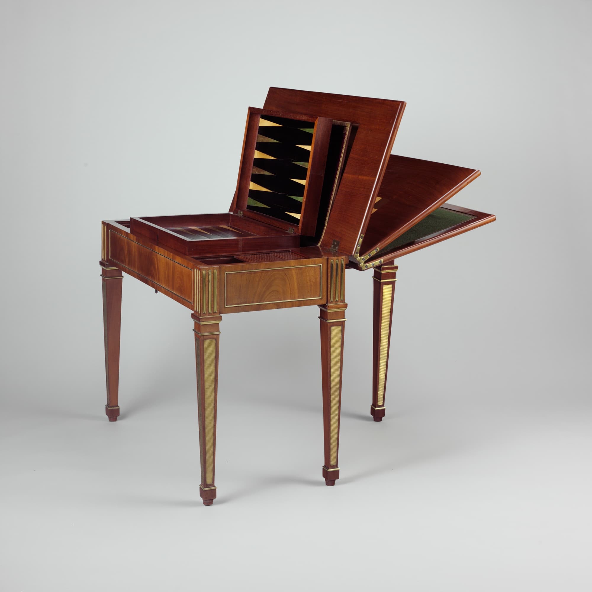 David Roentgen — Game table