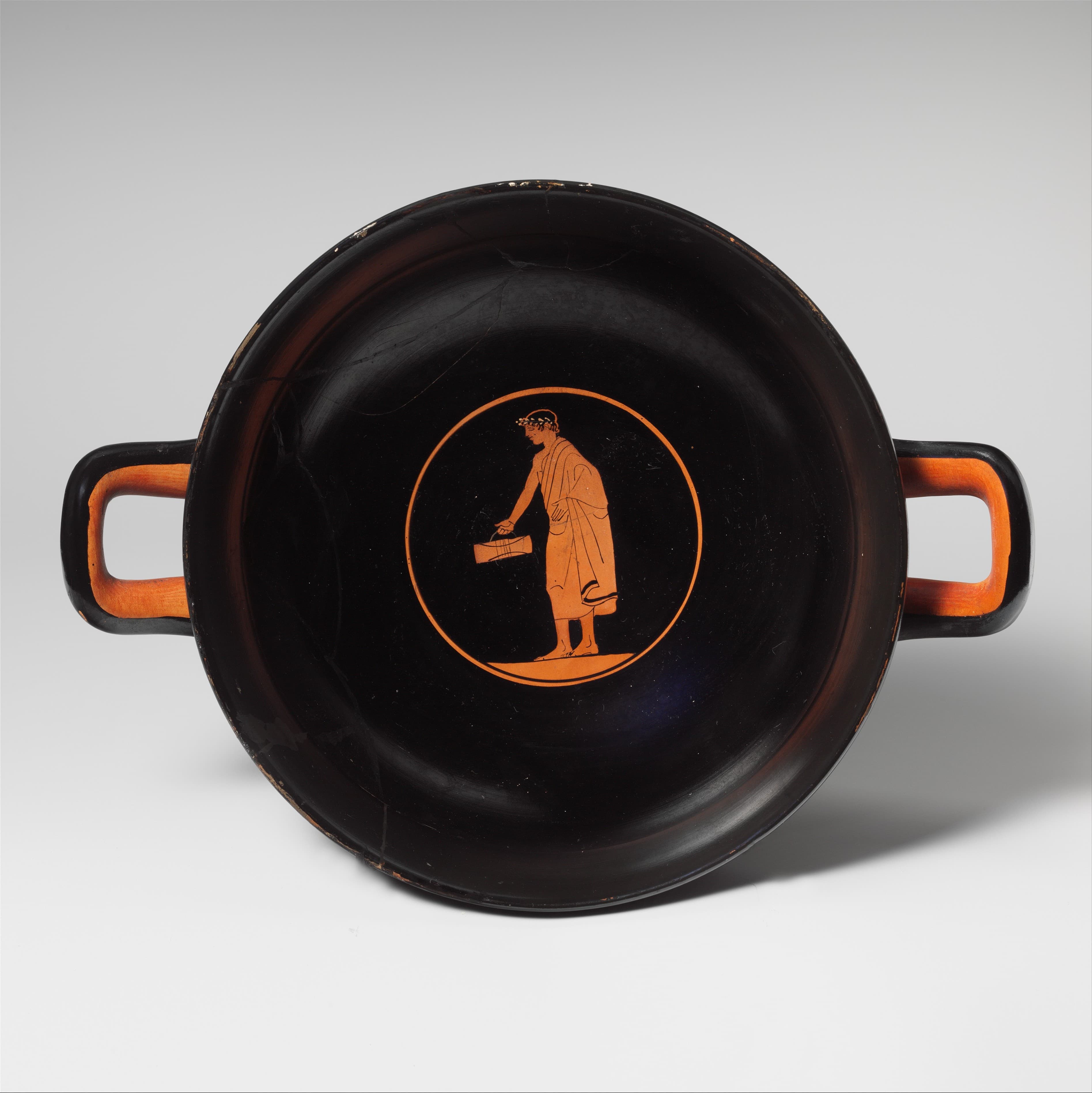 Painter of Munich 2660 — Terracotta kylix (drinking cup)
